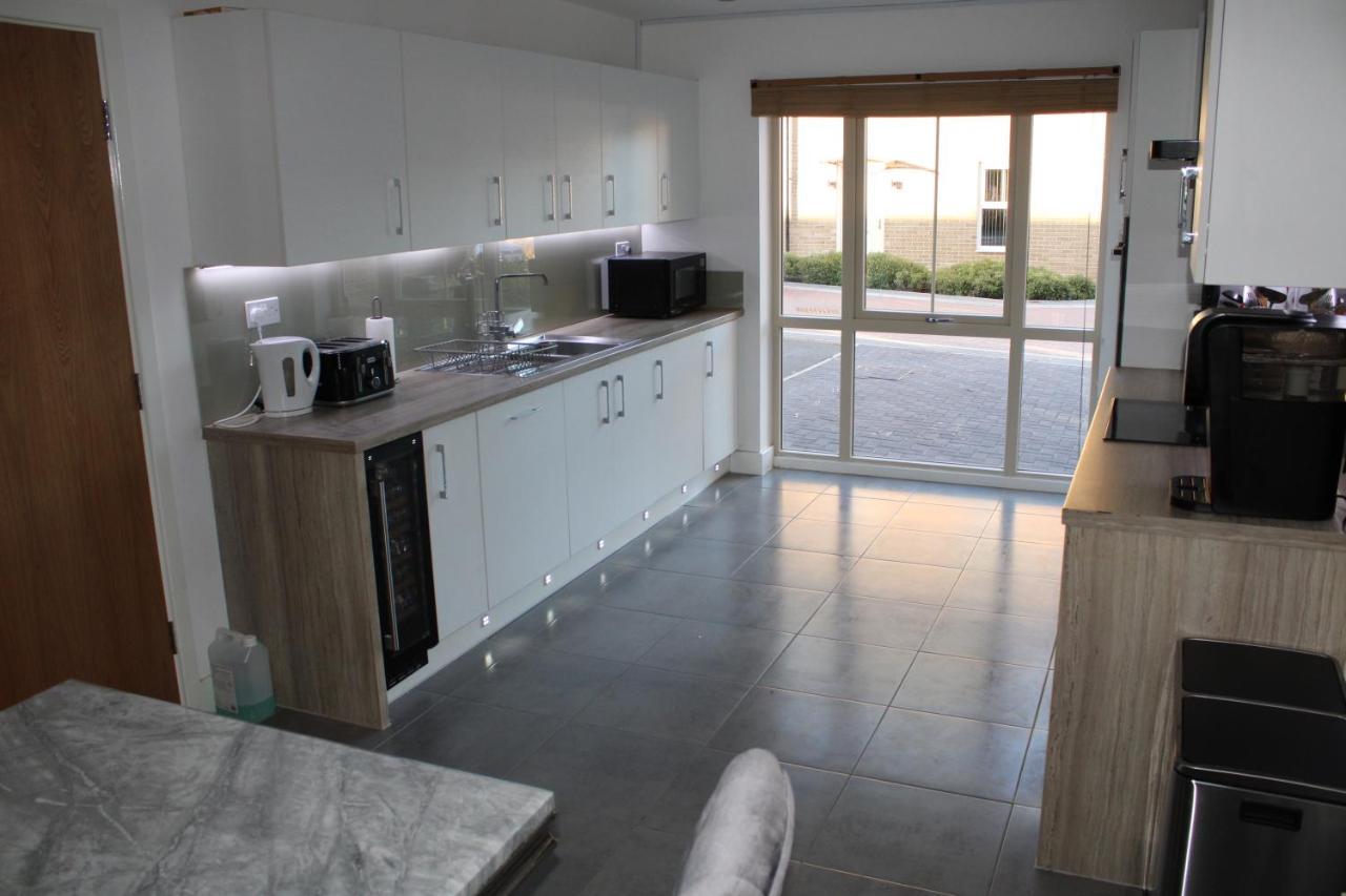 Haven - Spacious Luxury Home Perfect For Families, Couples And Contractors! 5Mins To Xscape And Junction 32! Каслфорд Экстерьер фото