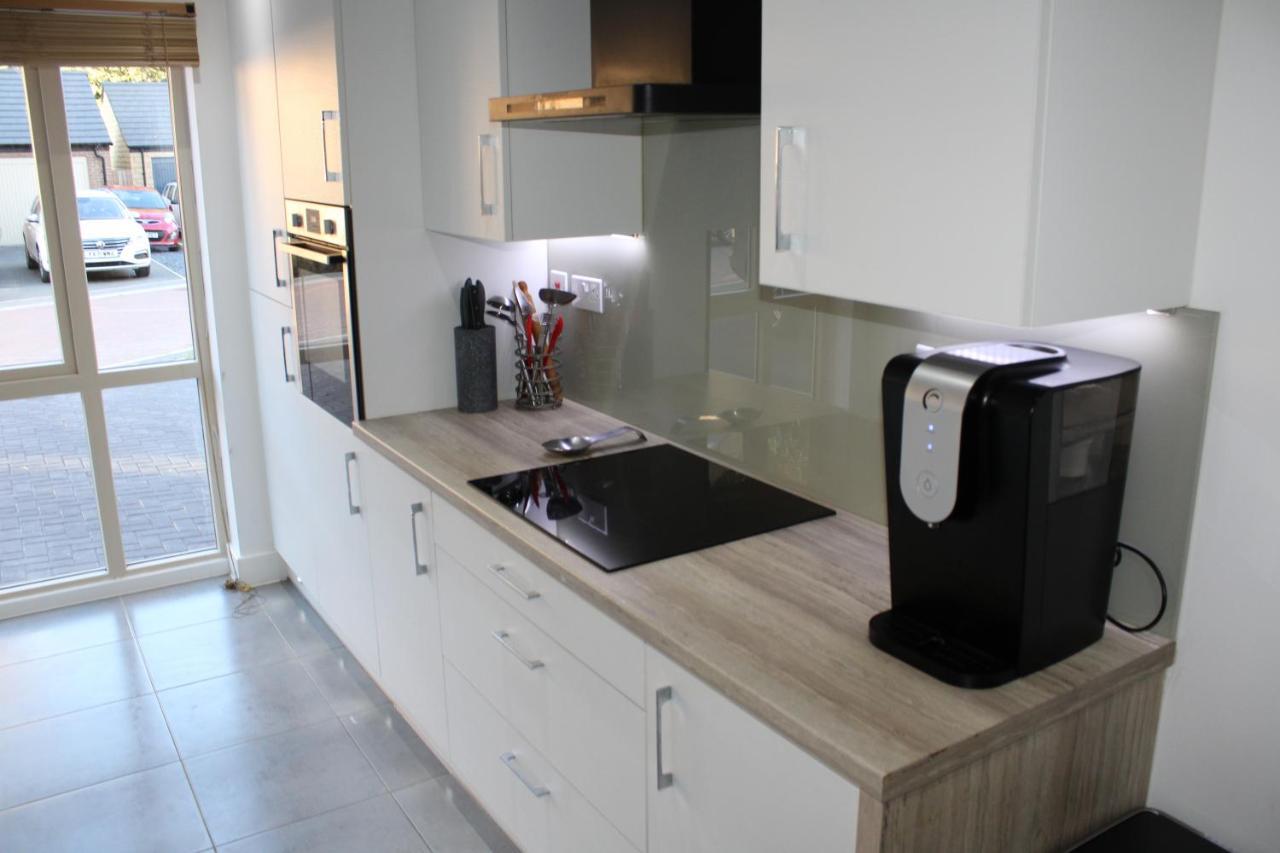 Haven - Spacious Luxury Home Perfect For Families, Couples And Contractors! 5Mins To Xscape And Junction 32! Каслфорд Экстерьер фото
