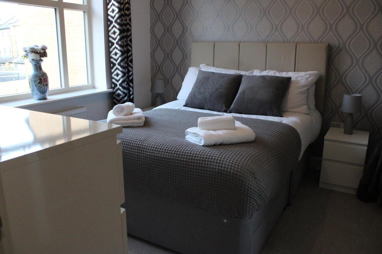 Haven - Spacious Luxury Home Perfect For Families, Couples And Contractors! 5Mins To Xscape And Junction 32! Каслфорд Экстерьер фото