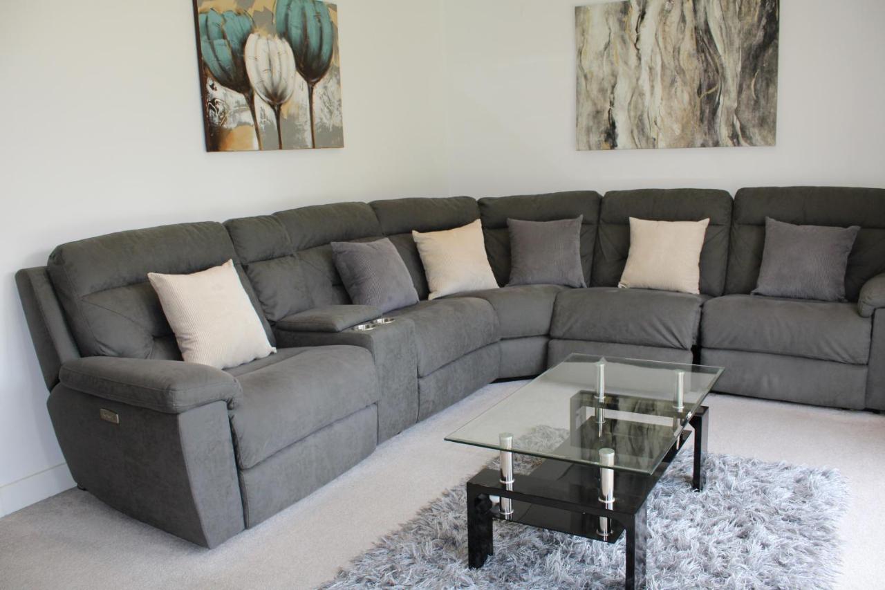 Haven - Spacious Luxury Home Perfect For Families, Couples And Contractors! 5Mins To Xscape And Junction 32! Каслфорд Экстерьер фото